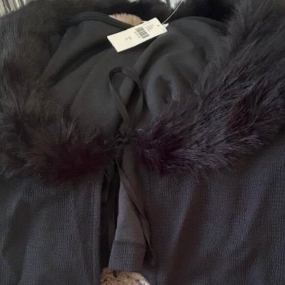 Brand New Maeve Faux-Fur Collar Cropped Cardigan Sweater - Picture 8 of 10